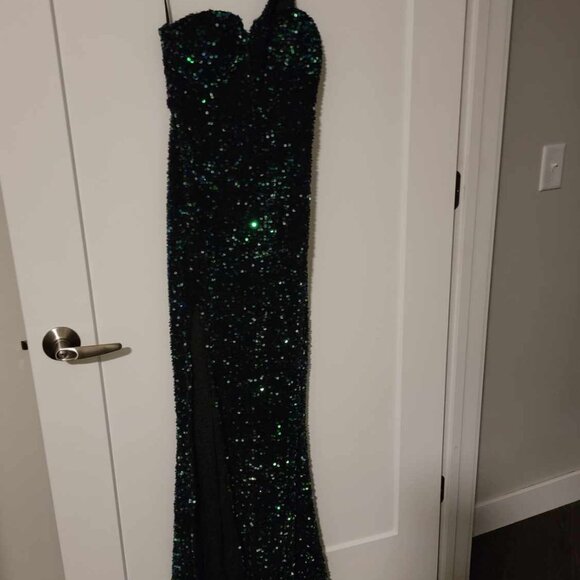 Green sequin one shoulder dress - Picture 6 of 11